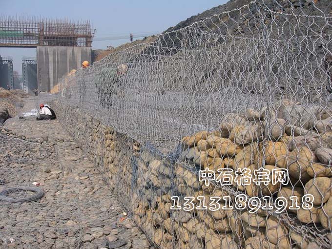 鉛絲石籠擋墻